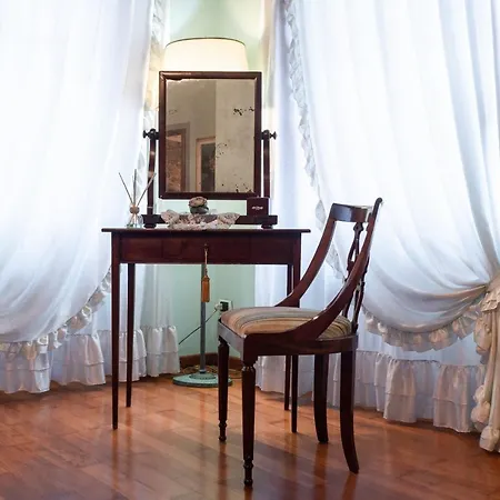 Podere Di Sotto Bed & Breakfast *