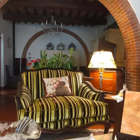 Podere Di Sotto Bed & Breakfast